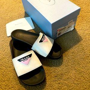 Prada slide